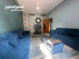  4 باطلالة شارع الشيخ خليفة - شقة مميزة جدا غرفة وصالة قريب من مدرسة الحكمة للايجار الشهري