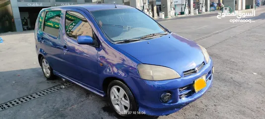  5 ديهاتسو yrv 2002 للبيع
