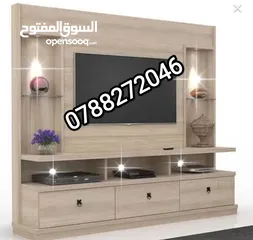  2 طاولات للبيع بسعر الجملة ونثريات بما يلزم دارك