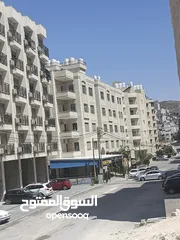  1 شقه مشطبه جاهزه في منطقه استثمارية تصلح للإستثمار لسكن الطالبات أو السكن العائلي خلف مطعم بحري .