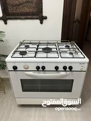  1 غاز البا ايطالي 5 عيون بحالة ممتازة + مكنسة كهربائية نوع هيتاشي