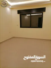  3 شقة أرضية فاخرة للبيع في الكرسي - قرب المخابرات 205م مع ترس امامي تشطيب سوبر ديلوكس لم تسكن