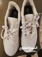  4 حذاء اديدس اصلي من سنغافوره