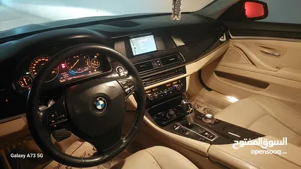  2 BMW 520i 2013