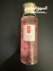  2 عطر الجسم روز من ميراج جديد سعه 250 ml