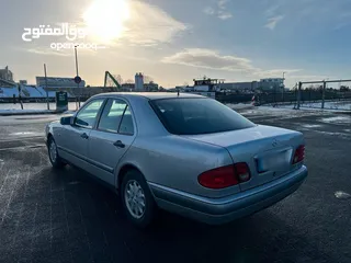  2 مرسيدس E240