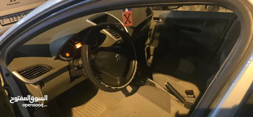  4 بيجو 207 / لون فضي/ بنزين