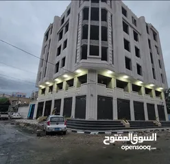  2 عمارة جبارة في قلب جامعة صنعاءالجديدة