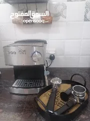  1 مكينة صنع القهوه مستعله