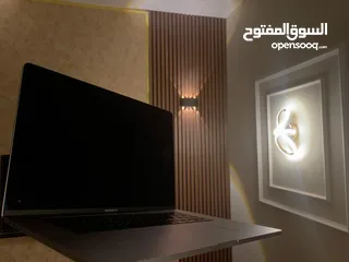  12 شاشة كبيرة جدا Macbook pro 16 inch  (شبه جديد مع كرتونة) شاحن جديد من ابل ومكفول بسعر مغري جدا