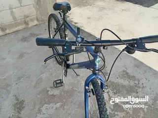  1 دراجة هوائية (بسكليت)