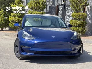  1 تيسلا 3 //2022// غرفه ابيض بسعرررر مغررري عداد 9الاف شبه زيرو اتوسكور +B مودل 3 حره model 3