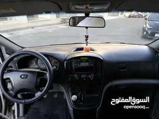  13 باص فان هيونداي H1 ( بنزين ) موديل 2011 وارد الشركة بحالة الوكالة