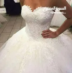  3 فستان ابيض