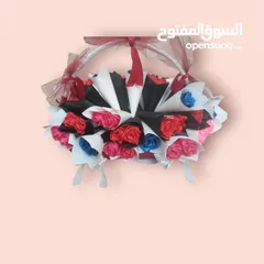  5 تشكيلة ورود صناعية مصنوعة من شبر الستان اللامع بطرقة فنية وثايثة