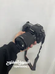  2 كاميراd80 بحاله الوكاله عدسهmm18-135 مع شاحنها الاصلي وبطاريه الشركه موقعها بالخليل لتواصل