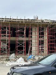  6 اكرو و سلالم مستعمل بحالة الجديد للبيع تصلح لكافة الارتفاعات بتصميم متكامل و مستورد من الصين
