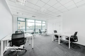  9 Open plan office space for 15 persons in Muscat, Pearl Square