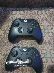  1 جهاز اكس بوكس وان مستعمل اشي بسيط الجهاز ولا غلطه ايدين بلستيشن