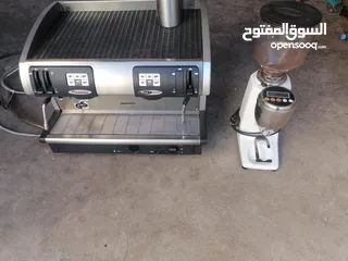  1 مكينة قهوه إيطالي مع طاحونه للبيع علا السوم