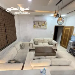  5 طقم كنب 8 مقاعد وغاز 90 سم وجلاية وغسالة