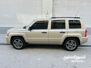  1 جيب باتريوت 2009 - 4×4، لون ذهبي