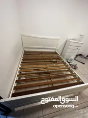  1 King Size Bed 200*200