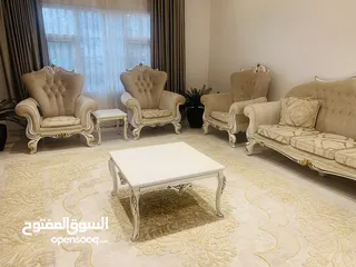  2 كراسي استعمال نظيف وبسيط لثمانية اشخاص