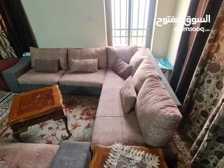  1 طقمين كنب للبيع تفصيل بحاله جيدة مستعمل بحاله جيدة للبيع