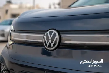  4 Volkswagen ID6 Pro 2022 + 2023  مستعمل و كفالة اتوهب فحص اتوسكور 90% فما فوق