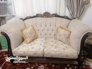  4 طقم كنب بحالة ممتازة