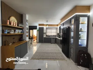  13 للبيع – شقة سوبر ديلوكس في بيتونيا  قرب طوارئ بيتونيا