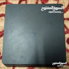  1 جهاز  PS4 سلم للبيع او للتبديل على ايفون 11 كامل قطعه الاصليه بطارية فوق ال 75  .