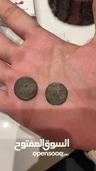  8 عملتين قديمات المعنيين