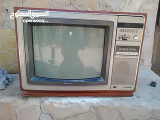  11 تلفزيون قديم بحال جيده عدد2