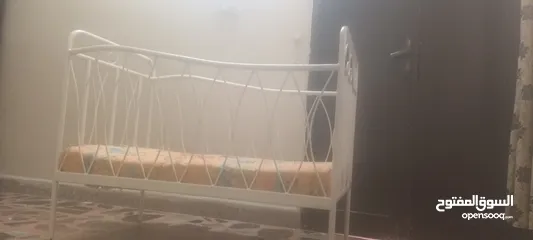  3 تخت حديد مستعمل مناسب للأولاد