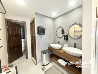  5 مركز تجميل للبيع