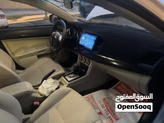  5 للبيع لنسر نظيف اللون ابيض ومن الداخل بيج