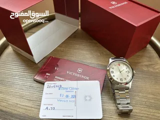  18 VICTORINOX SWISS ARMY