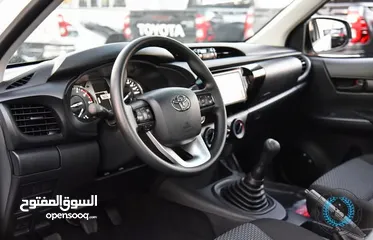  10 بك اب غمارة 2025 تويوتا هايلوكس لون ابيض مميز