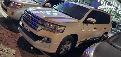  4 GXR V8 رقم 2