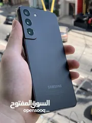 9 سامسونج جلاكسي اس 22 عادي 256 جيجا جهاز نظيف جداً لزقته عليه الجهاز تقريباً جديد مش شبه جديد