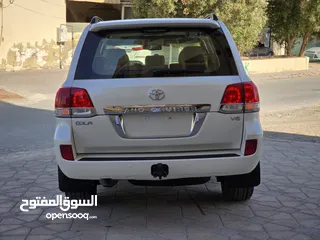  7 Land cruiser GXR V6 GCC 2010 Price 72,000 AED