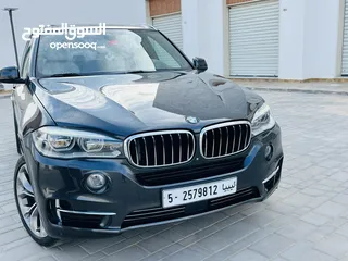  8 سيارة الدارBMWX5