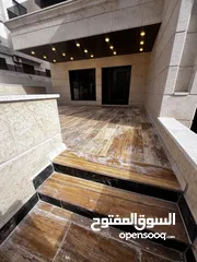  15 للبيع في خلدا شقة ارضيه 200 م مع ترس امامي وترس خلفي لم تسكن بسعر مناسب
