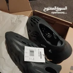  1 Adidas Yeezy charcoal اجديد مش ملبوس قياس 40 رجاليخ