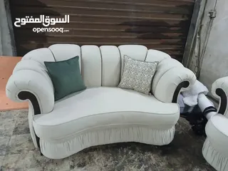  4 بدّك كنب يغيّر شكل بيتك؟ إحنا وجهتك!  كنب مودرن، خامات فخمة، ألوان بتلبق لكل زاوية! والأحلى؟ عندك