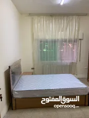  11 شقة ارضية مع ترس كبير مفروشة بجبل الحسين للإيجار