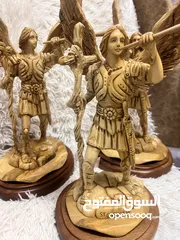  6 تماثيل خشب زيتون نحت يدوي احجام وأوزان مختلفة