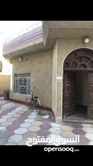 3 بيت مع بنايه طابقين على شارع تجاري الموفقية الاملاك قرب محلات محمد البغدادي